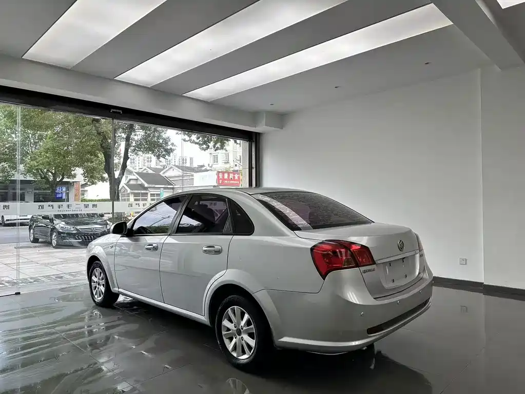 Buick Excelle — миниатюра 7