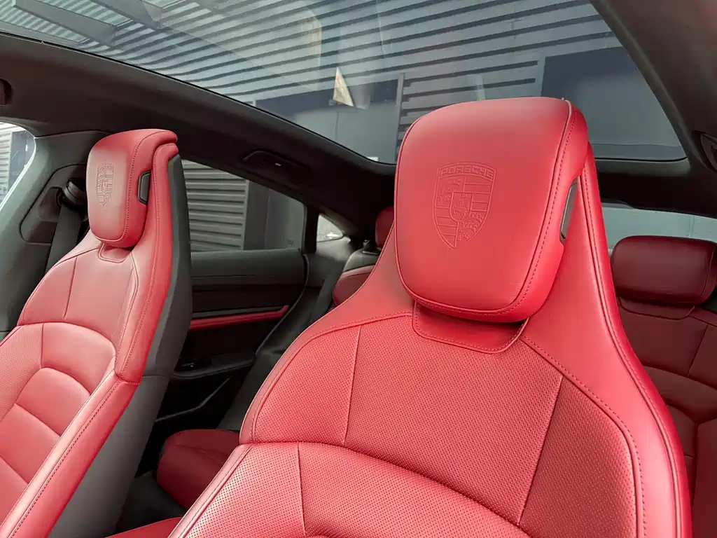 Porsche Taycan 2024 Taycan