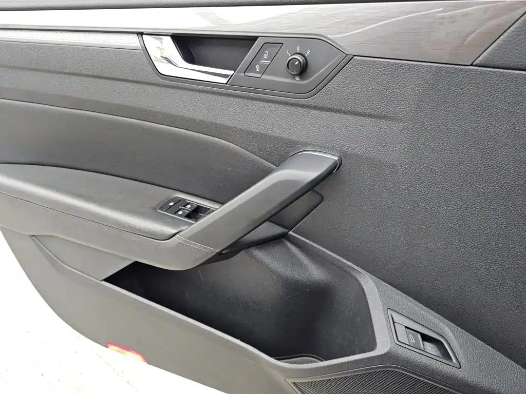 Volkswagen Passat — миниатюра 8