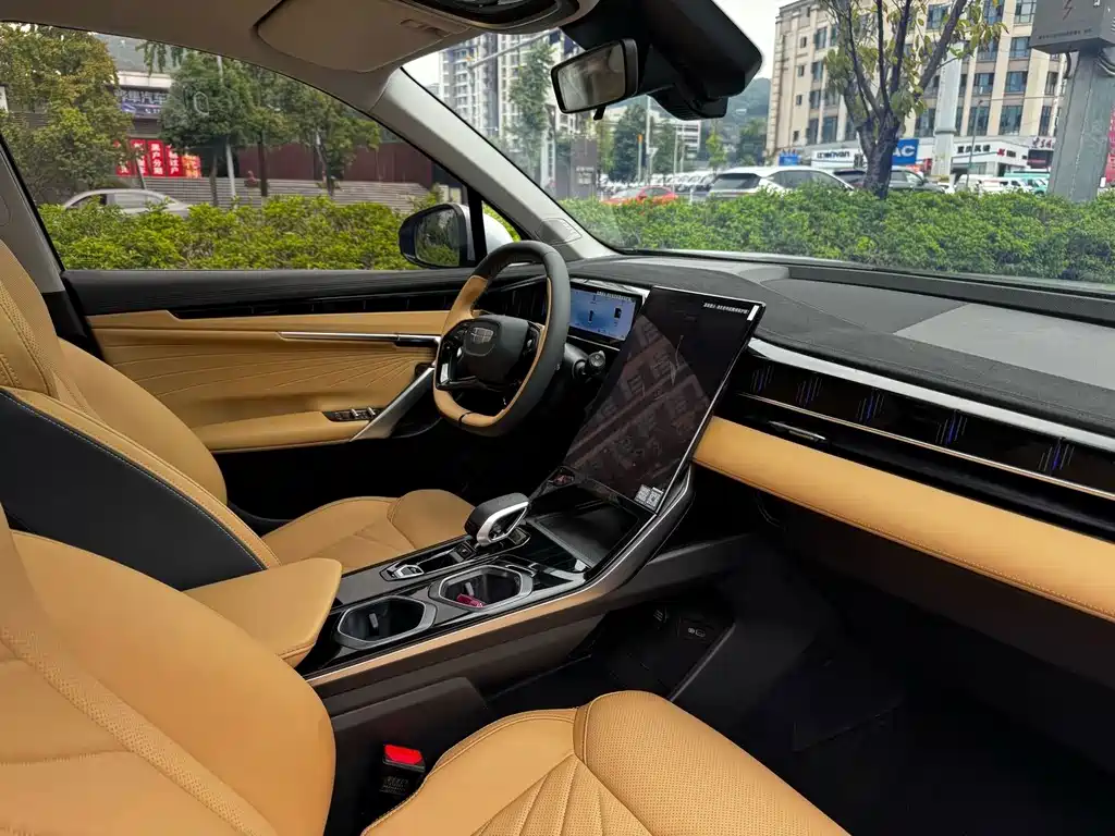 Geely Boyue L — миниатюра 13