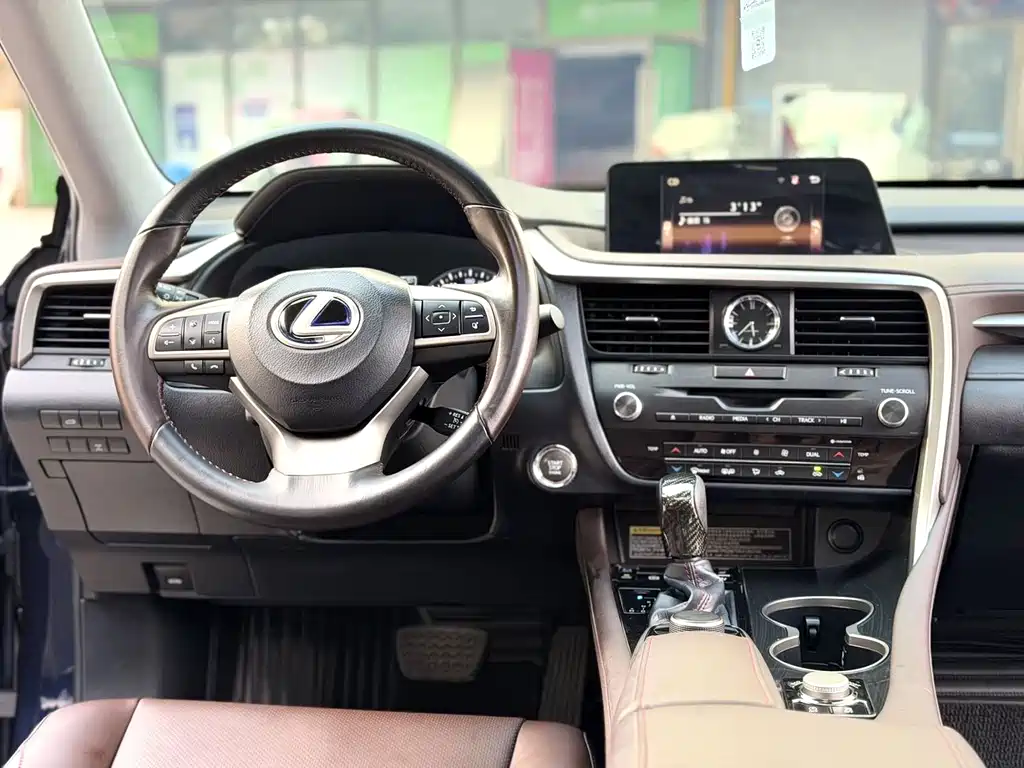 Lexus RX — миниатюра 9