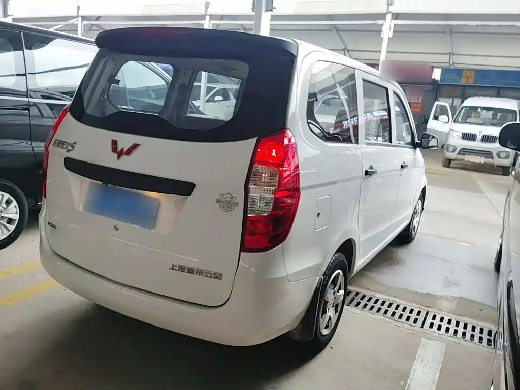 Wuling Hongguang — миниатюра 7