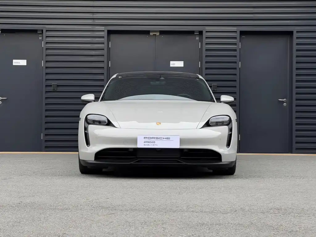 Porsche Taycan 2024 Taycan