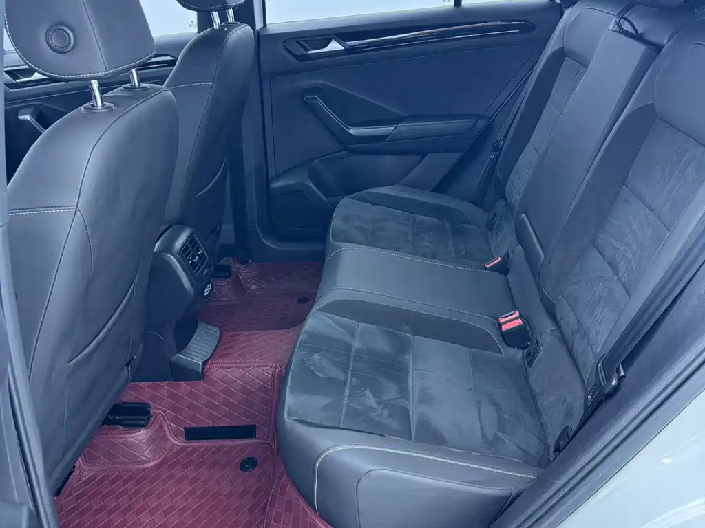 Volkswagen T-Roc — миниатюра 15