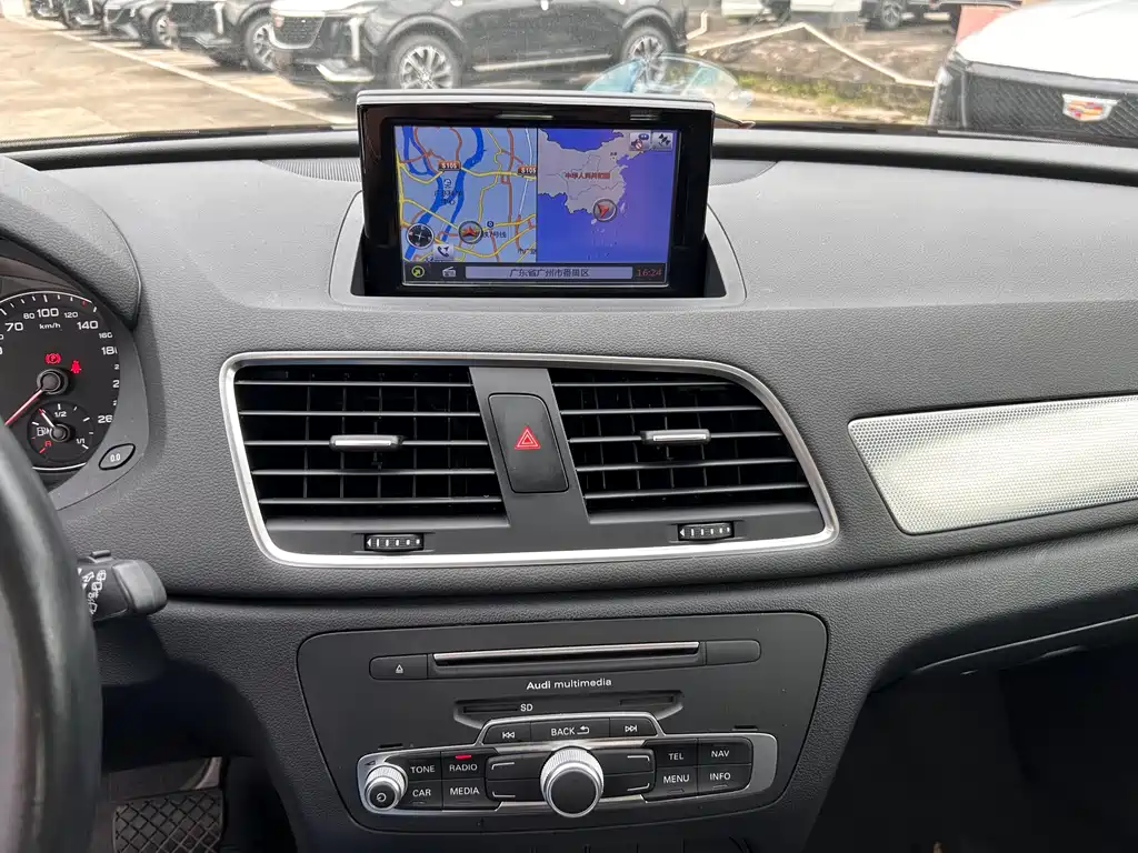 Audi Q3 — миниатюра 11