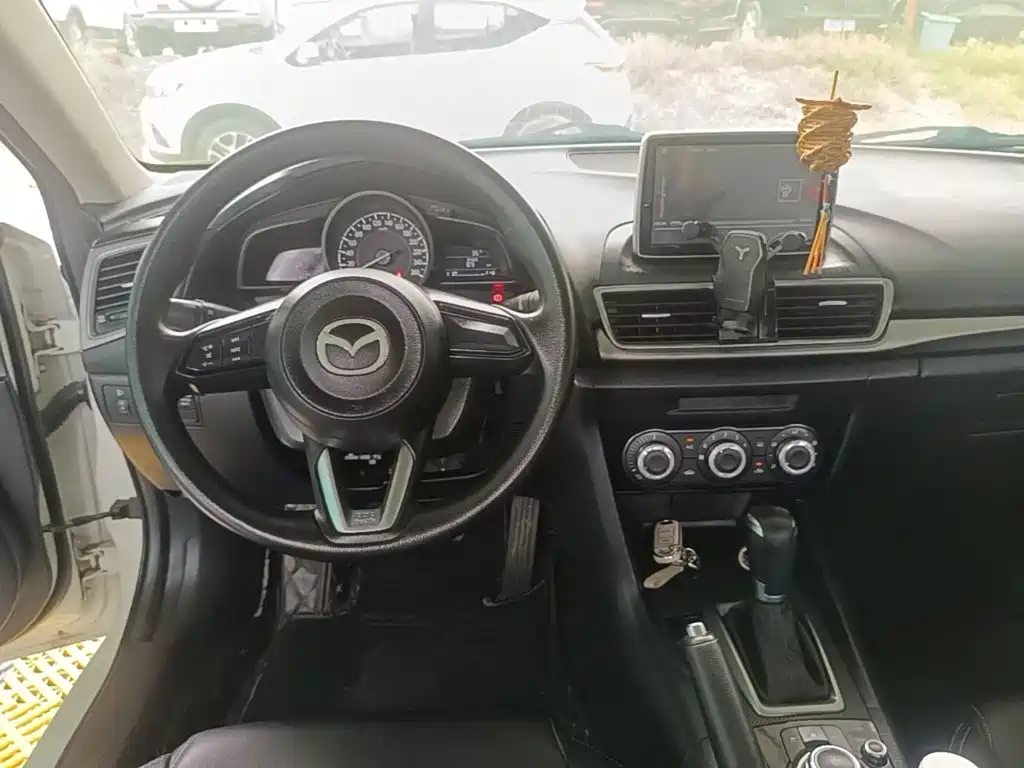 Mazda 3 Axela — миниатюра 10