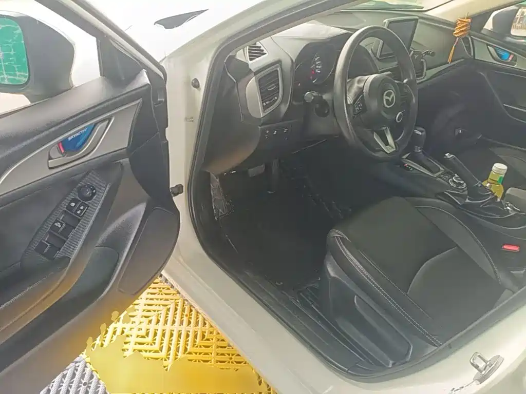 Mazda 3 Axela — миниатюра 16