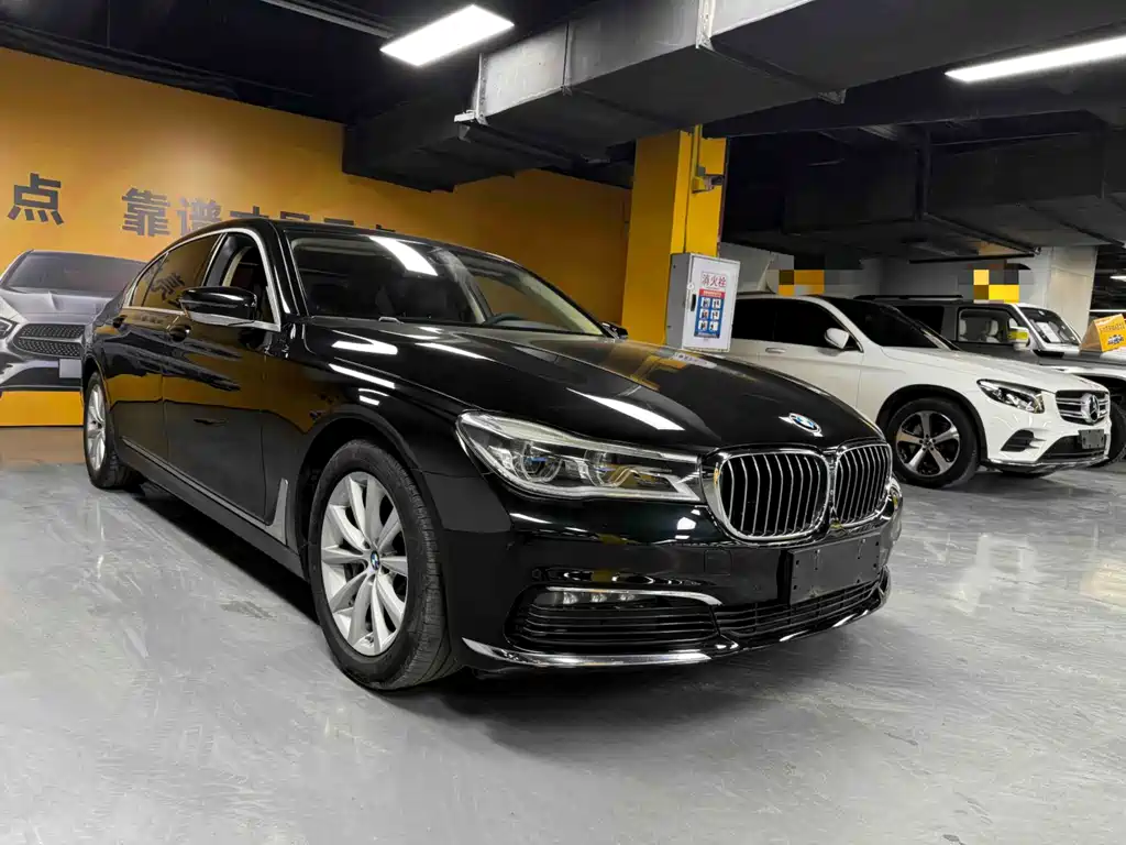 BMW 7 Series — миниатюра 3