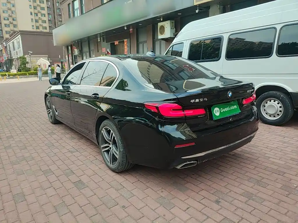 BMW 5 Series — миниатюра 5