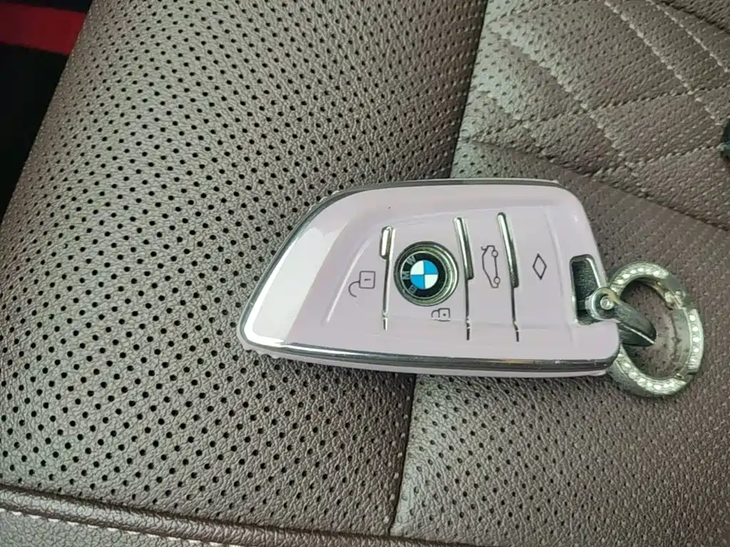 BMW 5 Series — миниатюра 9