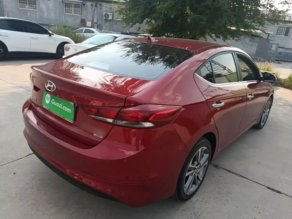 Hyundai Elantra — миниатюра 7