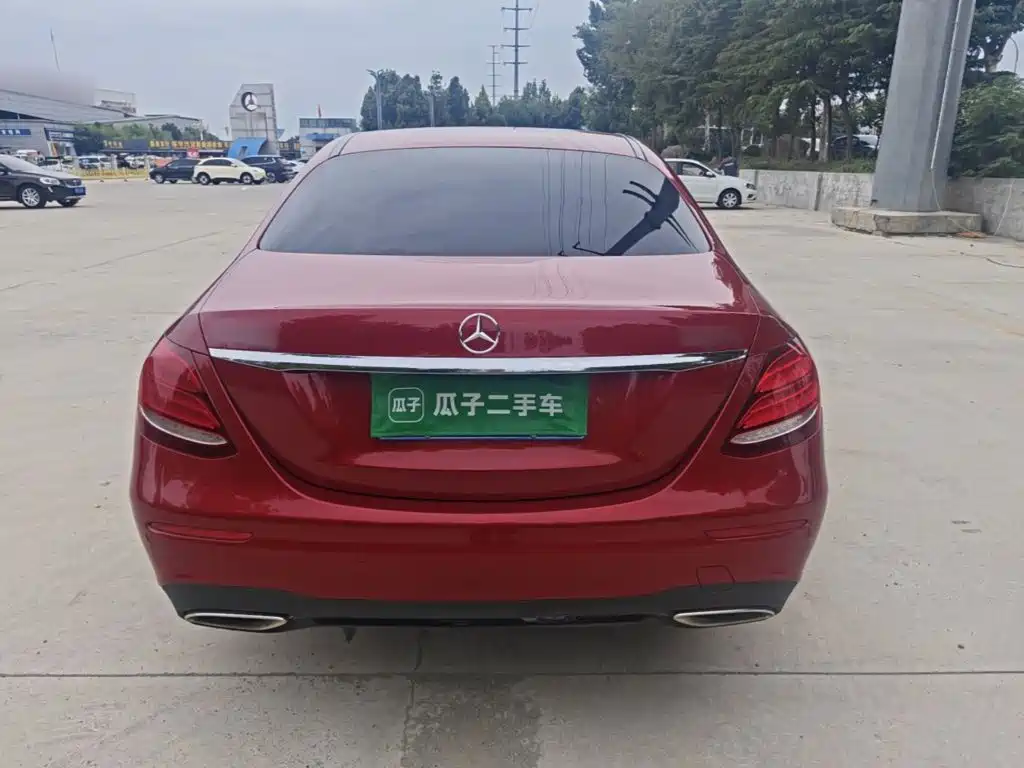 Mercedes-Benz E-Class — миниатюра 6