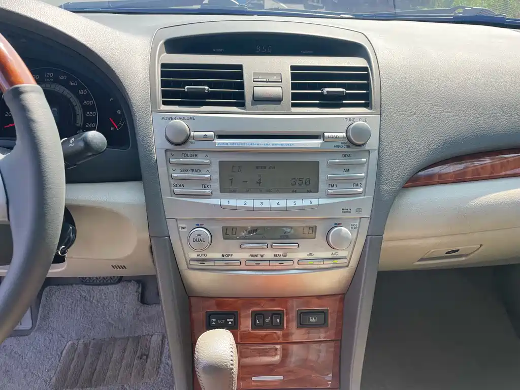 Toyota Camry — миниатюра 20