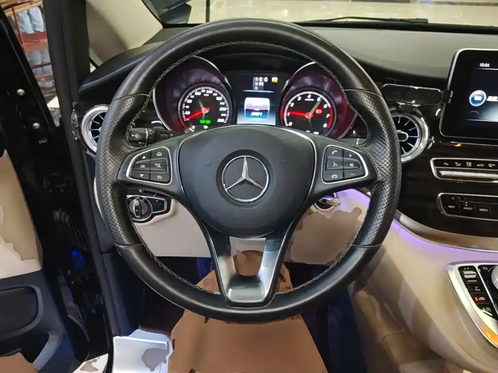 Mercedes-Benz V-Class — миниатюра 11