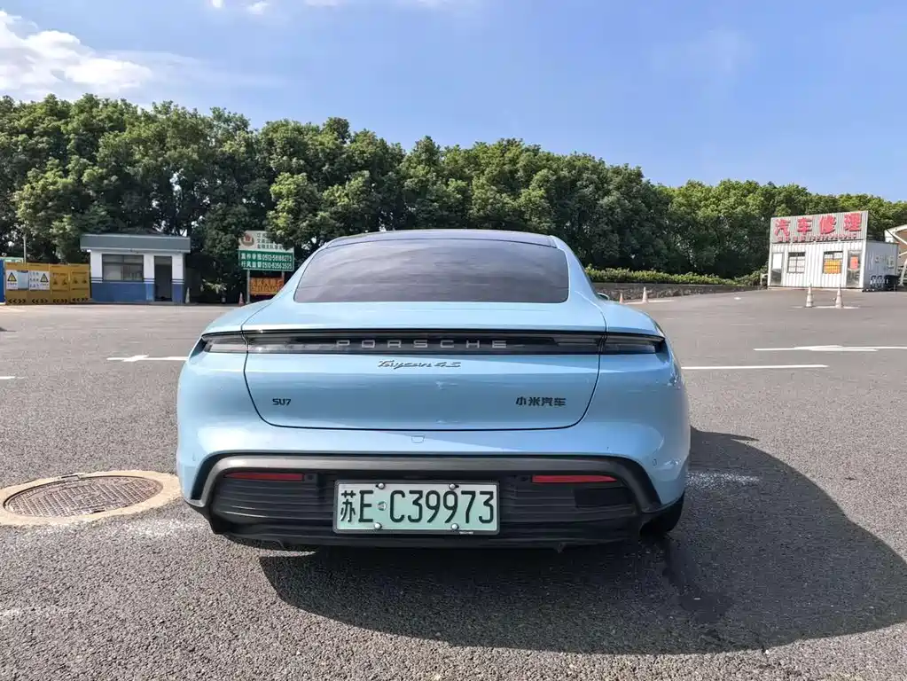 Porsche Taycan — миниатюра 5