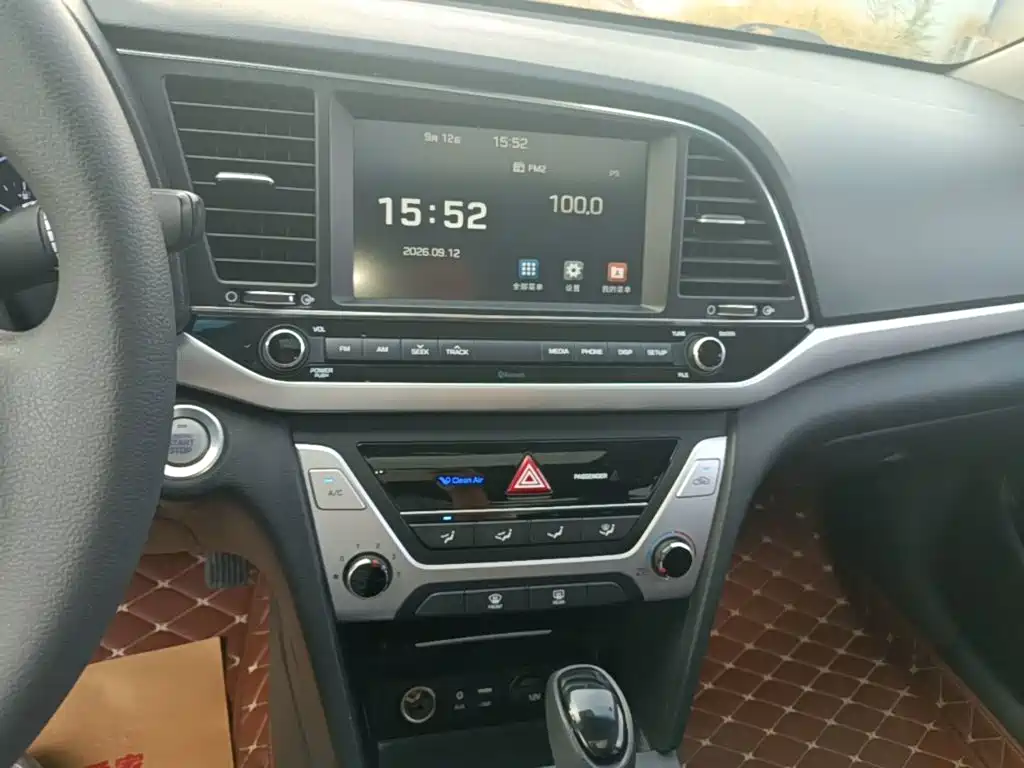 Hyundai Elantra — миниатюра 13