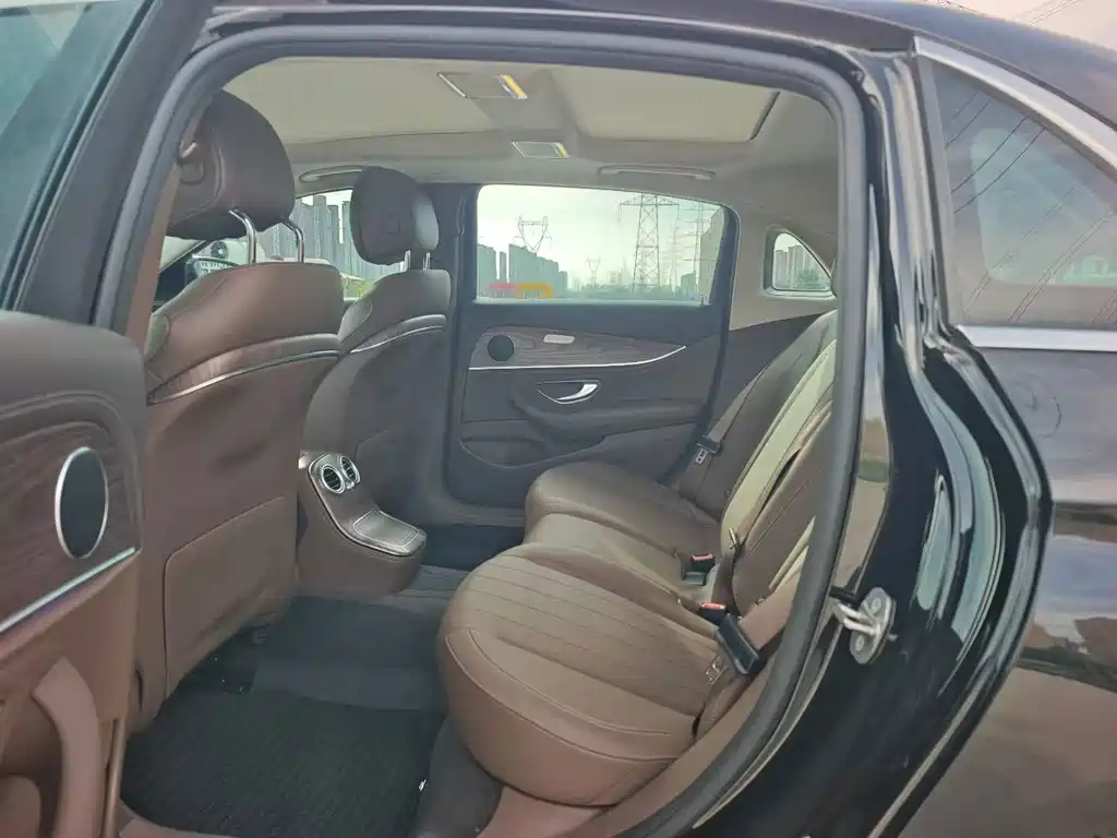 Mercedes-Benz E-Class New Energy — миниатюра 6