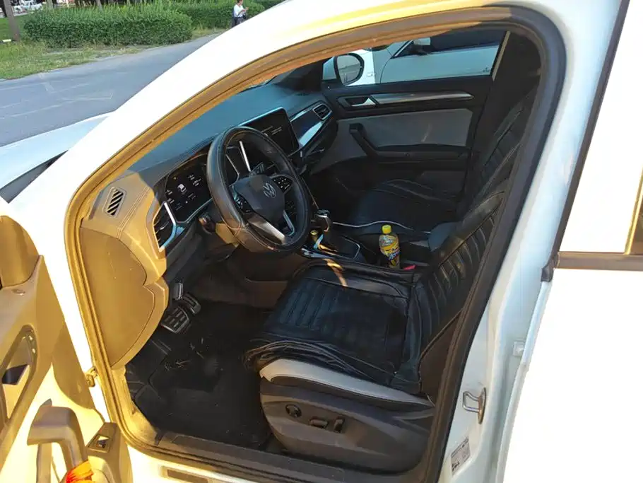 Volkswagen T-Roc — миниатюра 9