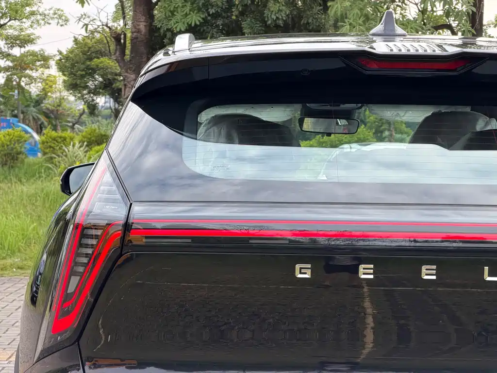 Geely Boyue L — миниатюра 9