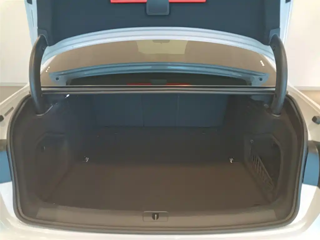 Audi A4L — миниатюра 9