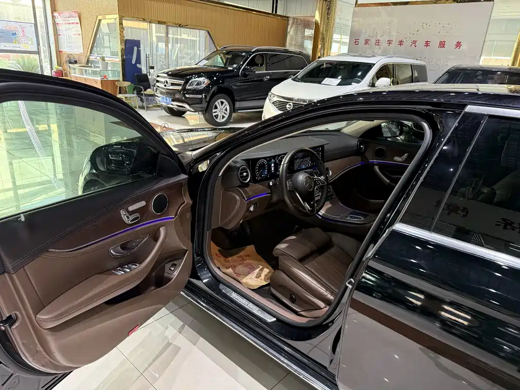 Mercedes-Benz E-Class — миниатюра 4