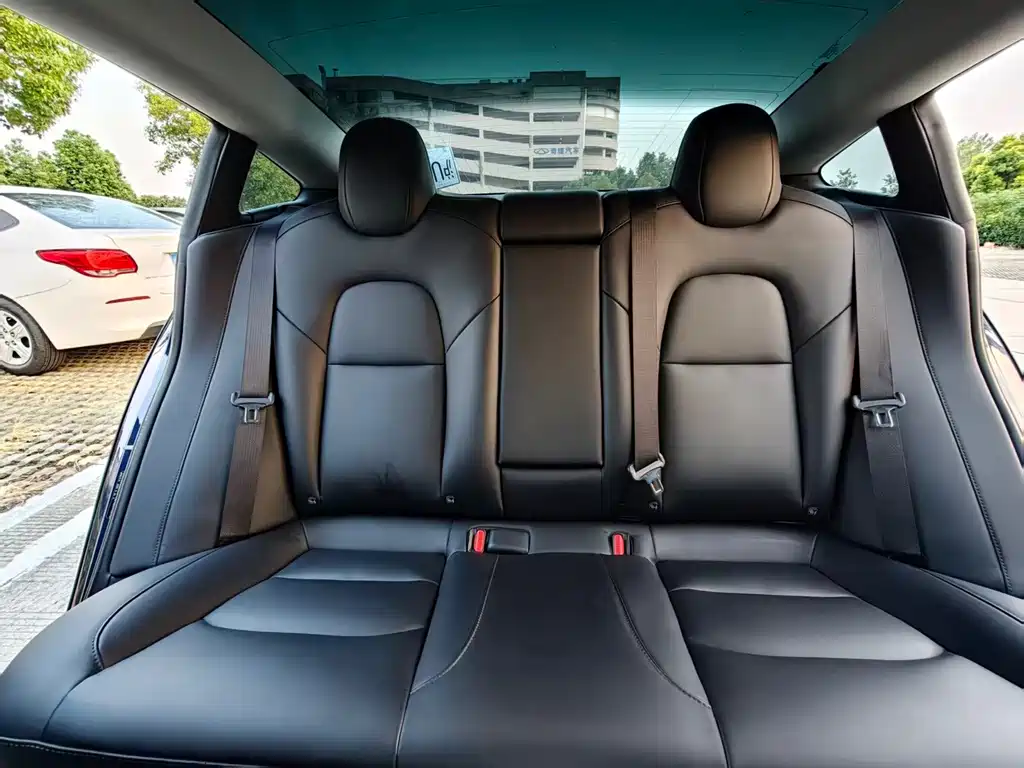 Tesla Model 3 — миниатюра 13