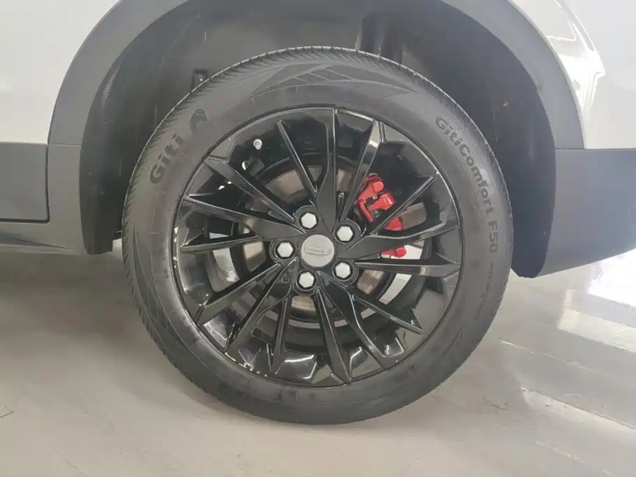 Geely Binyue — миниатюра 6