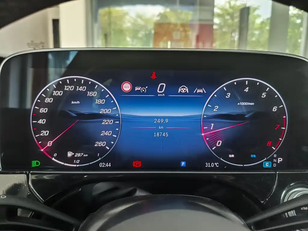 Mercedes-Benz E-Class — миниатюра 3