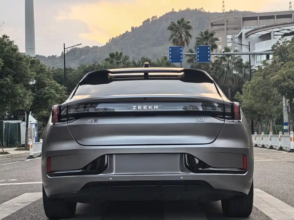 ZEEKR EXTREME KRYPTON 001