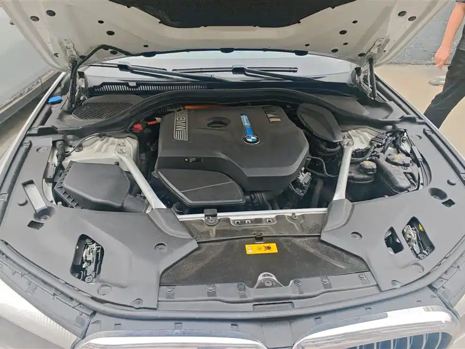 BMW 5 SERIES NEW ENERGY