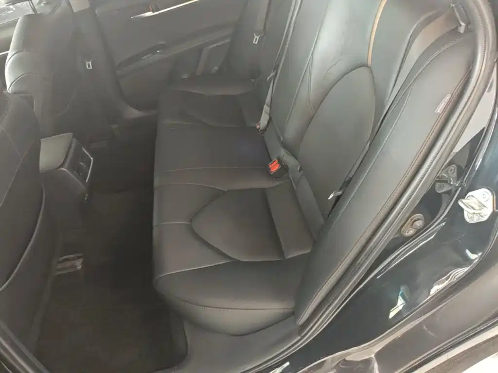 Toyota Camry — миниатюра 17