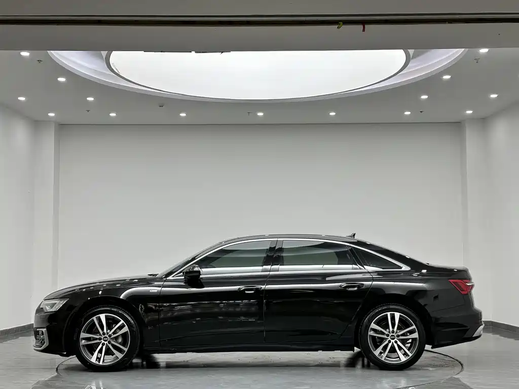 Audi A6L 2023 40 TFSI Luxury
