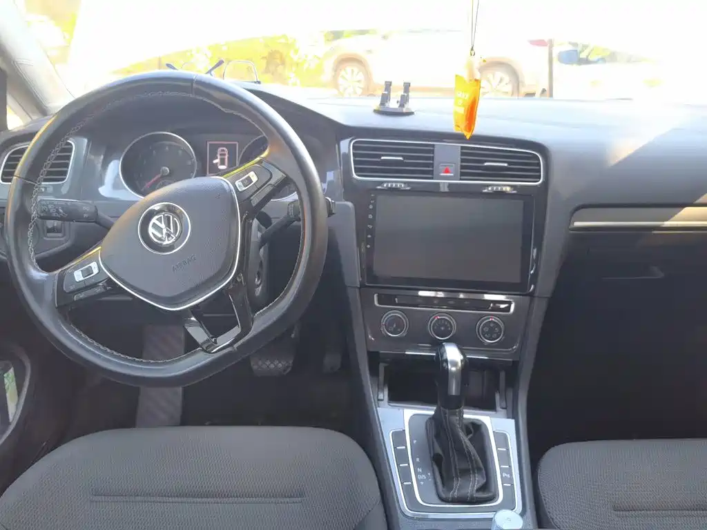 Volkswagen Golf — миниатюра 6