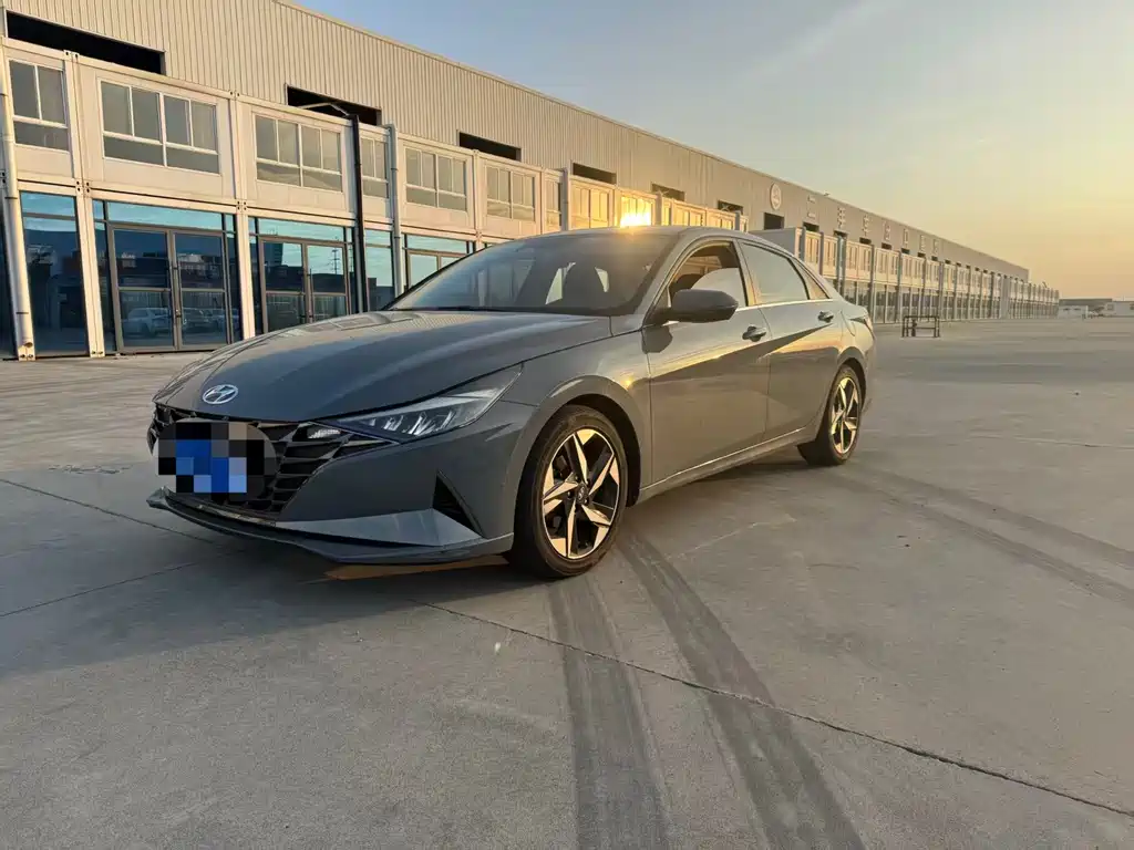 Hyundai Elantra