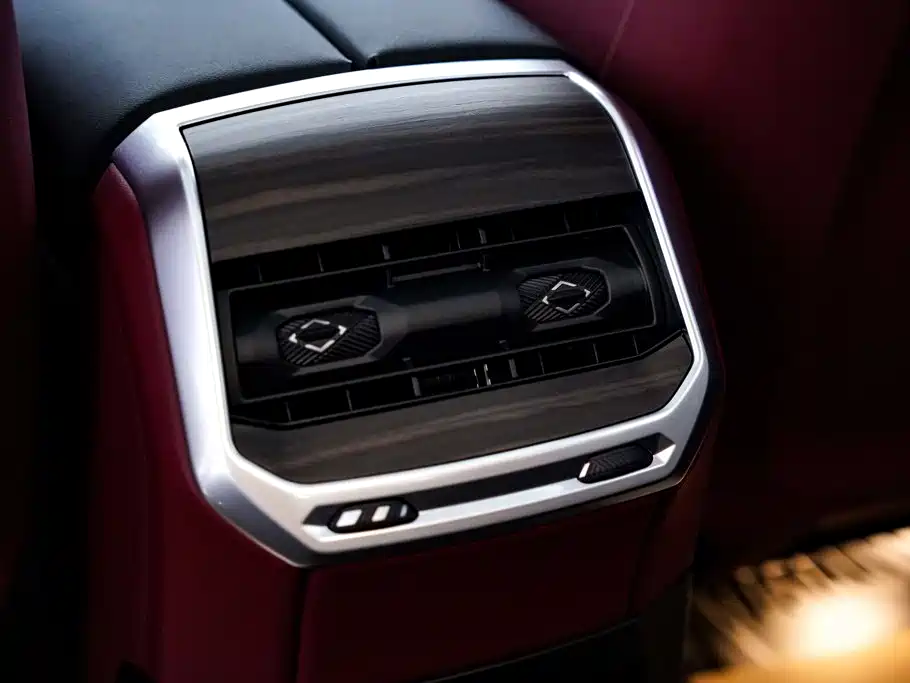 BMW 7 Series — миниатюра 31