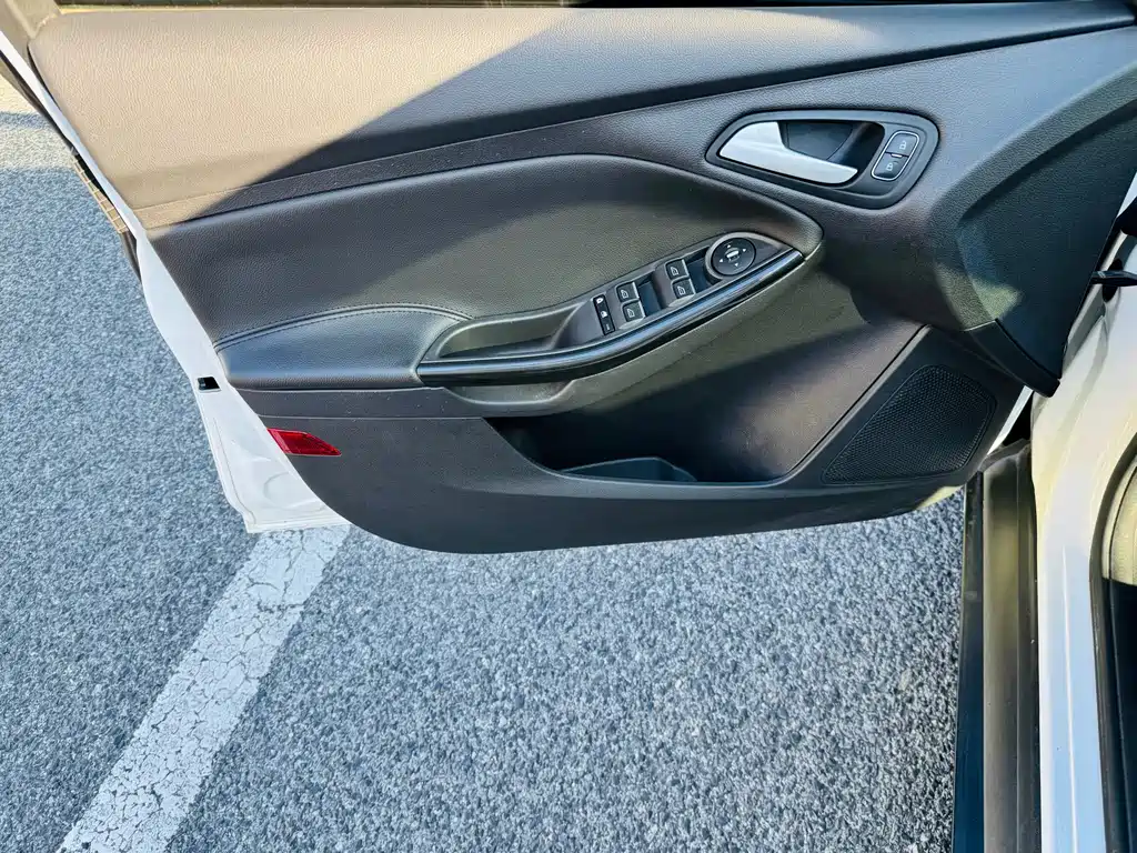 Ford Focus — миниатюра 4