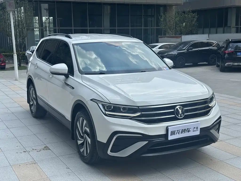 Volkswagen Tiguan L L 2022 330TSI AT