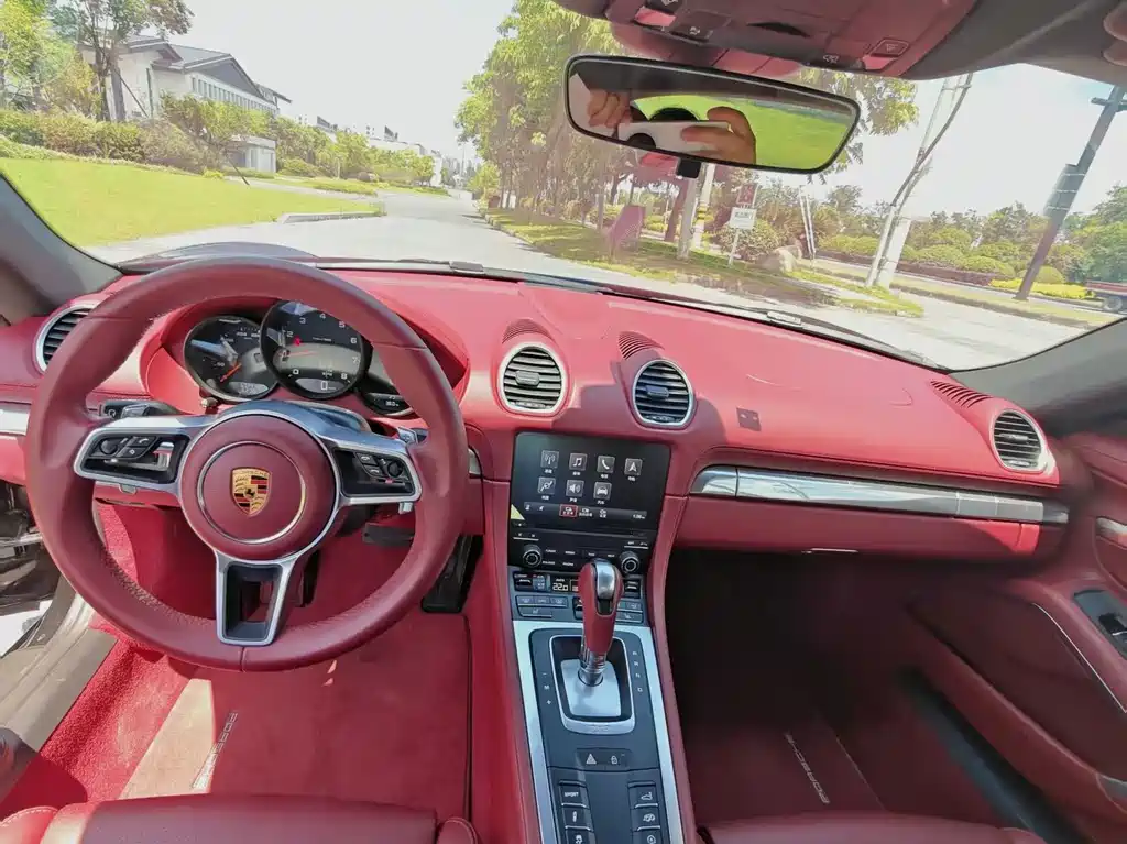 Porsche 718 2022 Cayman 2.0T