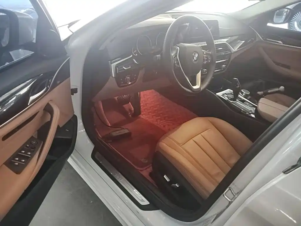 BMW 5 Series — миниатюра 16