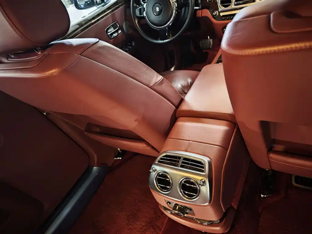 Rolls-Royce Ghost — миниатюра 6