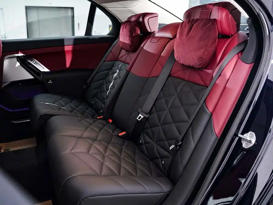 BMW 7 Series — миниатюра 20