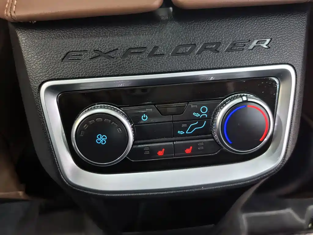 Ford Explorer — миниатюра 12