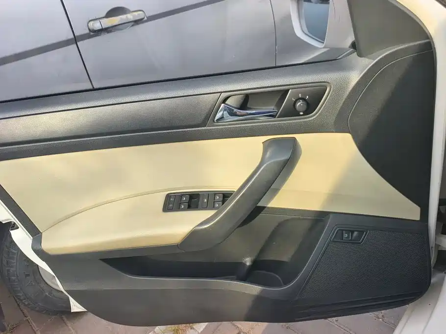 Skoda Rapid — миниатюра 7