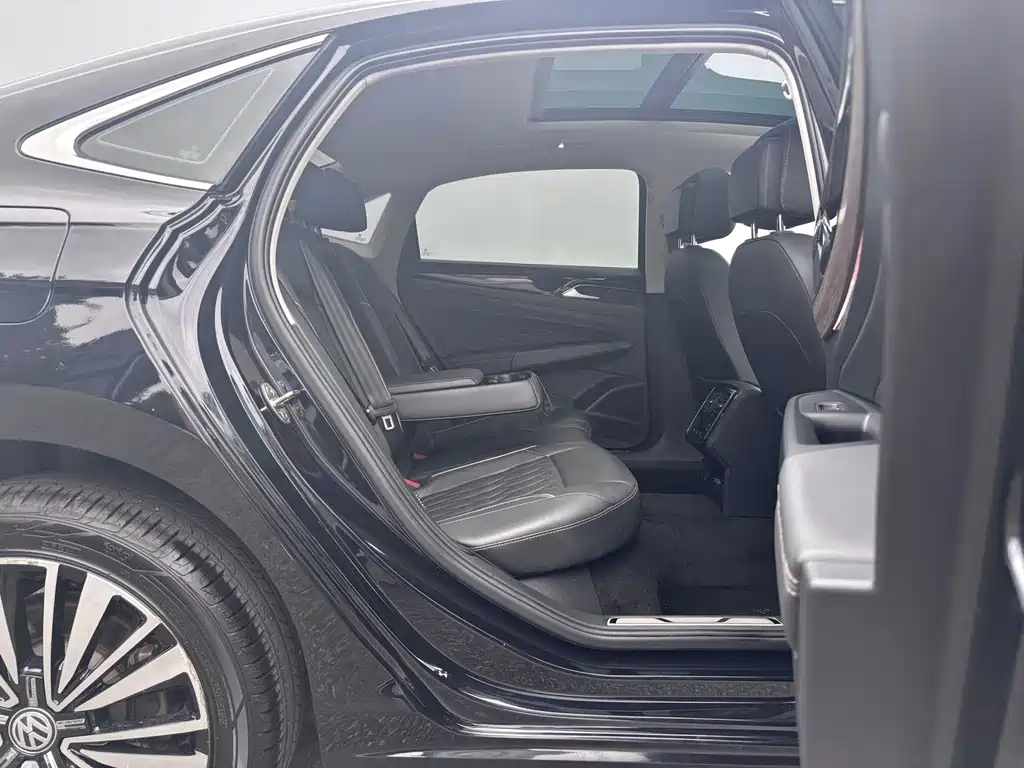 Volkswagen Passat — миниатюра 8