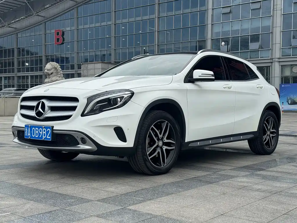 Mercedes-Benz GLA 2015