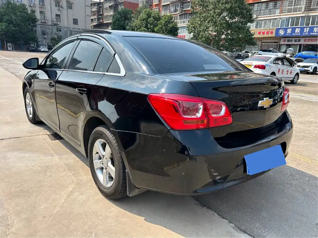 Chevrolet Cruze — миниатюра 6