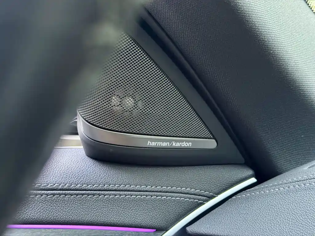 BMW 5 Series — миниатюра 15