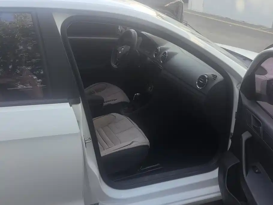 Volkswagen Jetta — миниатюра 8