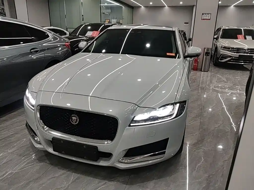 Jaguar XFL — миниатюра 2