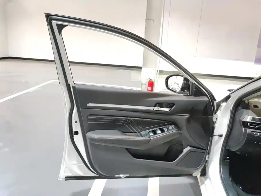 Nissan Teana — миниатюра 7